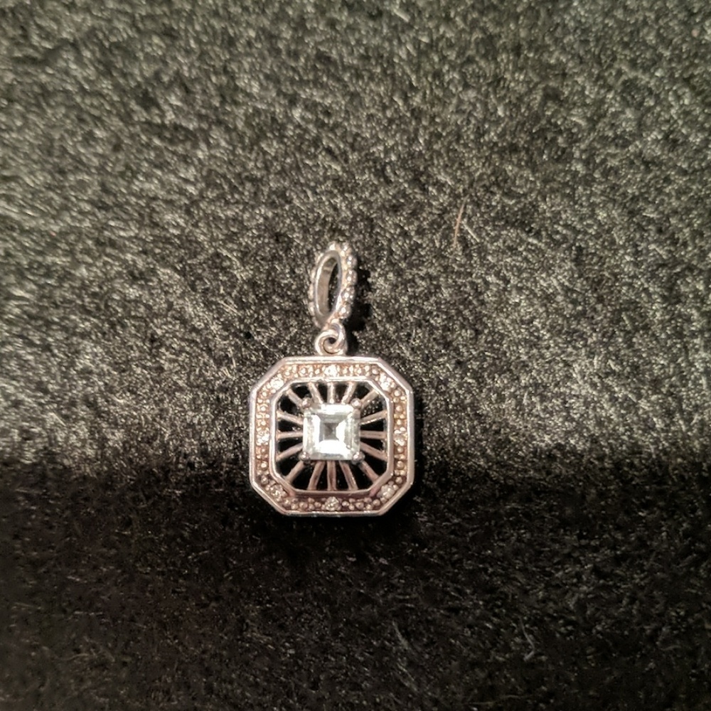 Sterling silver and aquamarine pendant